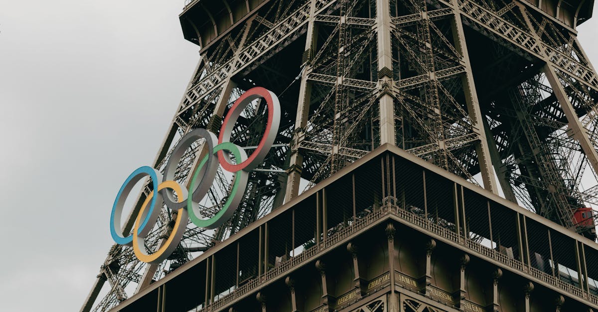 O que torna a Torre Eiffel tão especial para o mundo?