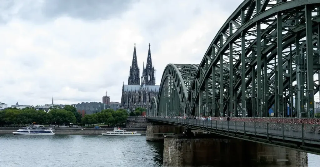 Quais são as atrações imperdíveis em Colônia?