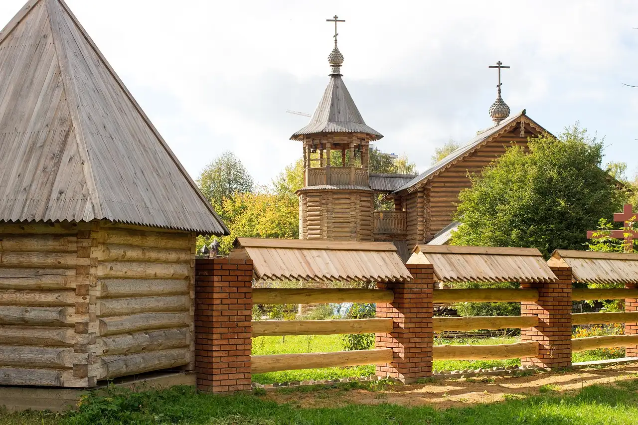Como as religiões populares moldaram a Rus' de Kiev?
