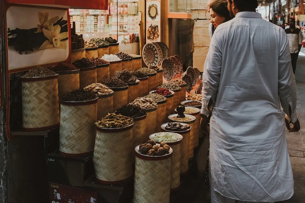 Como eram as rotas comerciais no Oriente Médio sob os otomanos?