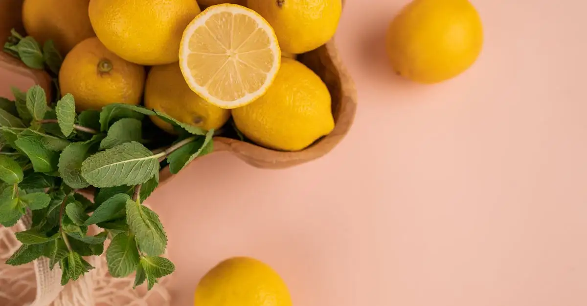 Como o suco de limão ajuda a eliminar manchas pigmentares?