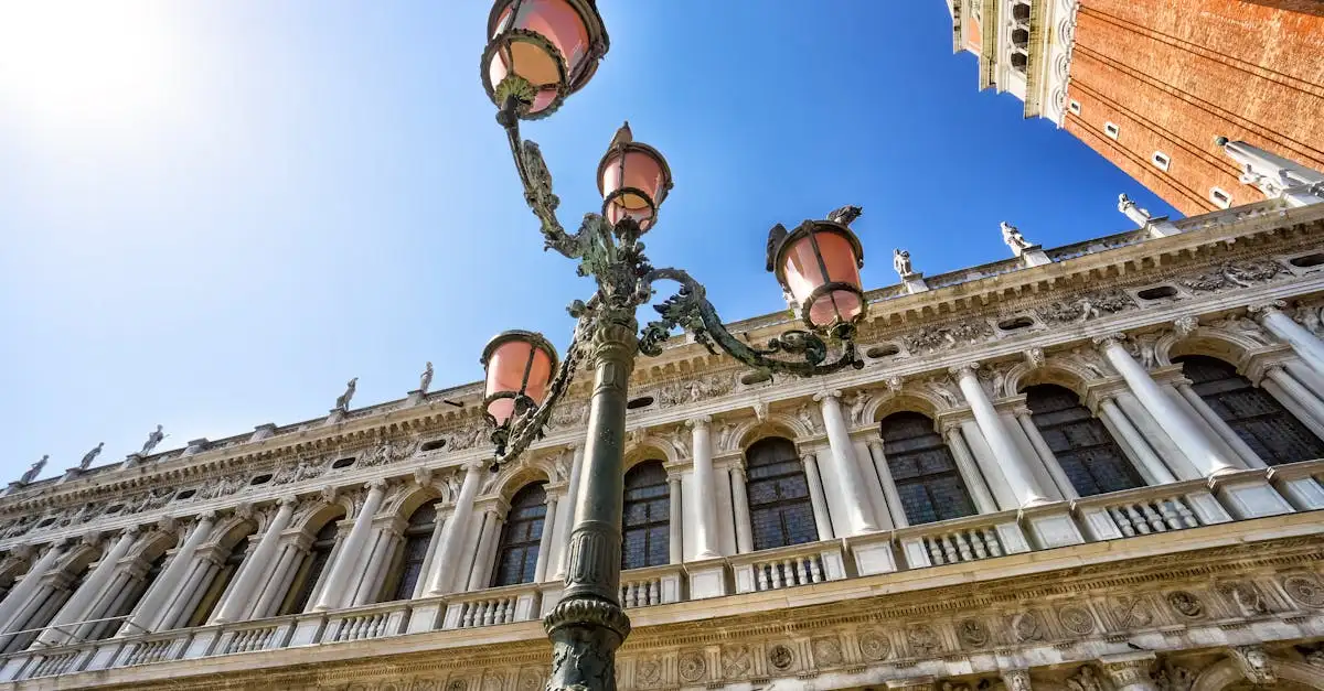 Onde está localizado o Palácio dos Doges em Veneza?