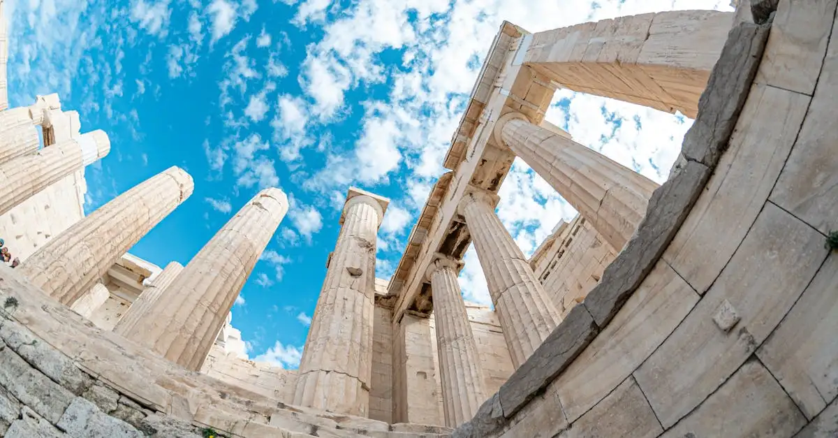 Por que visitar a Acrópole de Atenas é essencial?