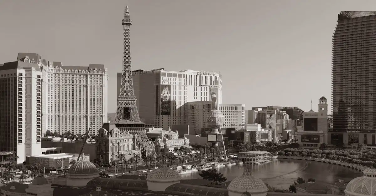 Qual é a torre de Las Vegas inspirada em Paris?