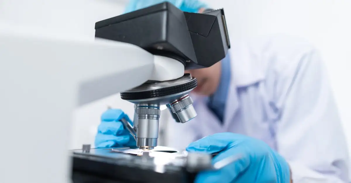 Quem descobriu a estrutura do genoma na biologia?