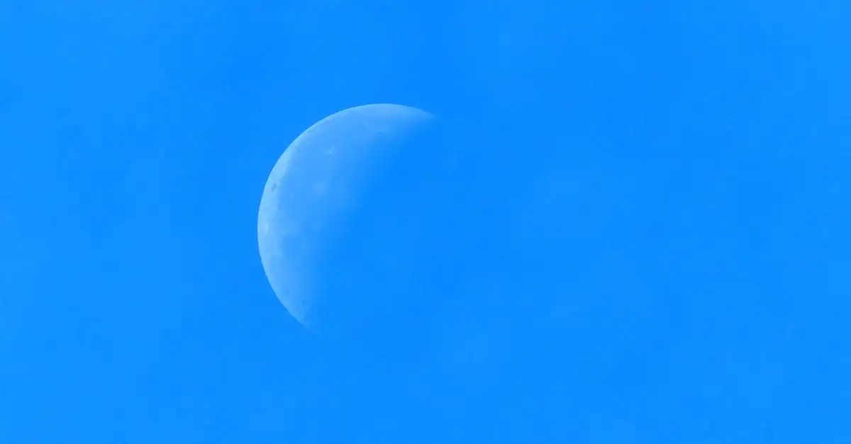 Quem é considerado o pai da astronomia moderna?