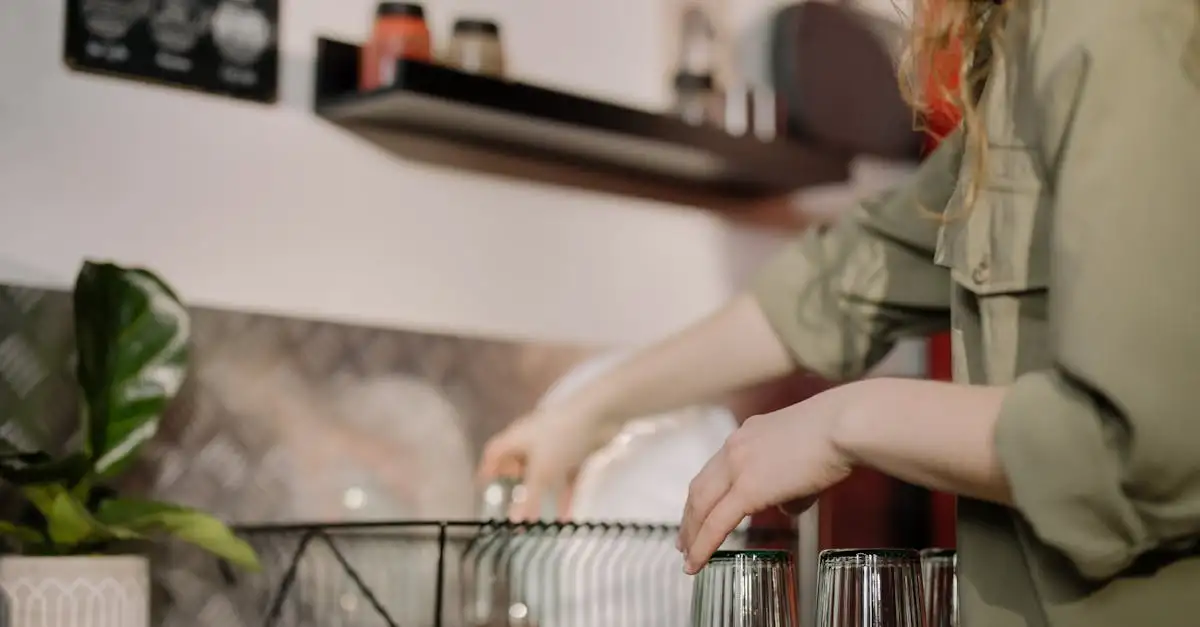 Como limpar tampas de vidro eficientemente com detergente?