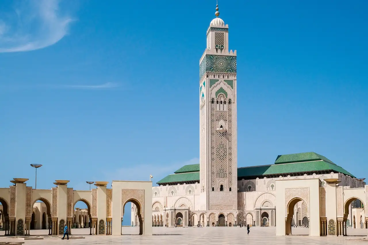 Qual é a capital do Marrocos e por que foi escolhida?