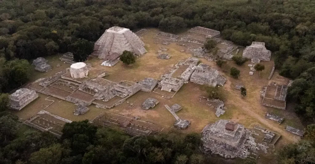 Como eram organizadas as cidades maias na antiguidade?
