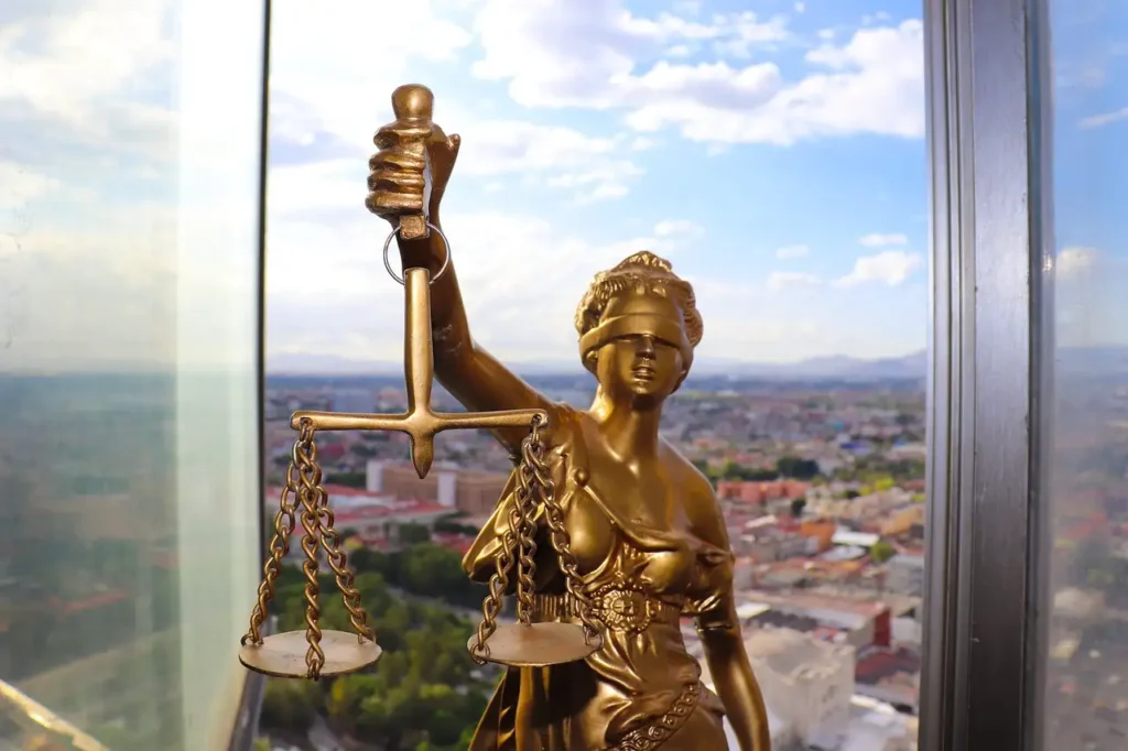 Como os romanos moldaram nosso sistema jurídico atual?