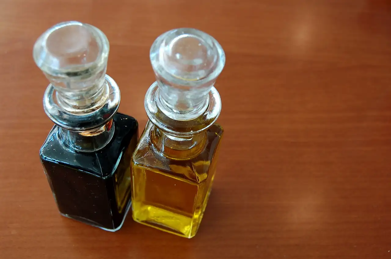 Como remover manchas de esmalte com vinagre?