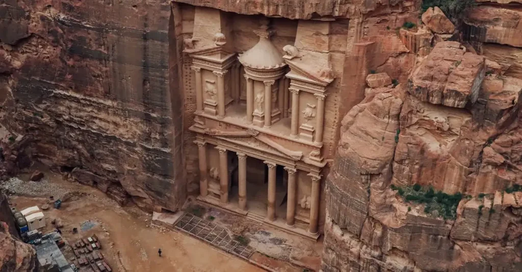 O que explorar nas impressionantes paisagens de Petra?