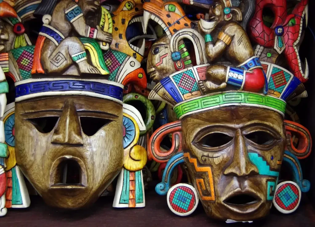 O que ocorreu com os maias após a conquista espanhola?