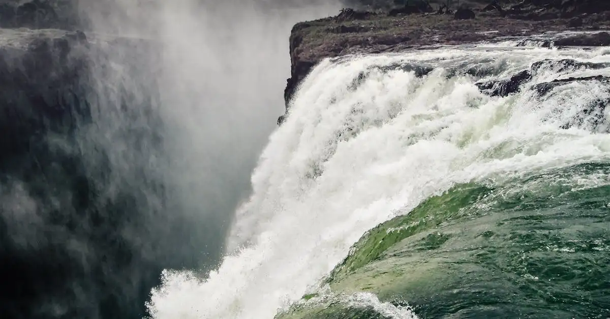 Por que Victoria Falls Town é o destino perfeito no Zimbábue?