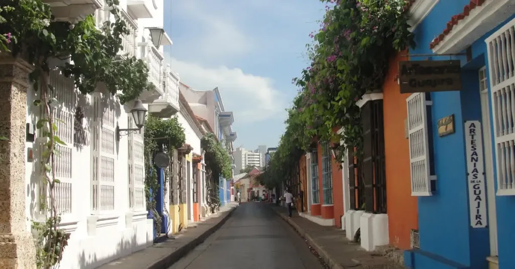 Quais são as ruas coloridas de Cartagena para visitar?