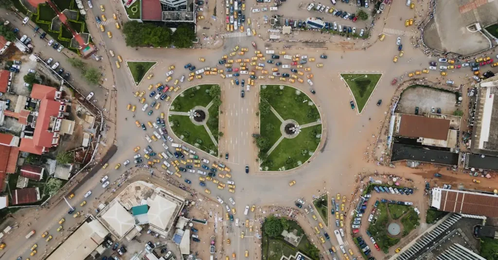 Qual é a capital de Camarões e qual a sua importância?