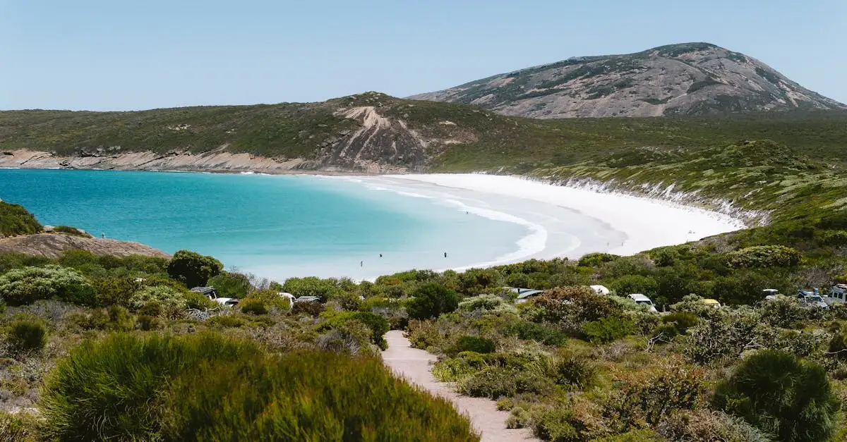 Qual é a costa explorada no Parque Nacional Cape Le Grand?