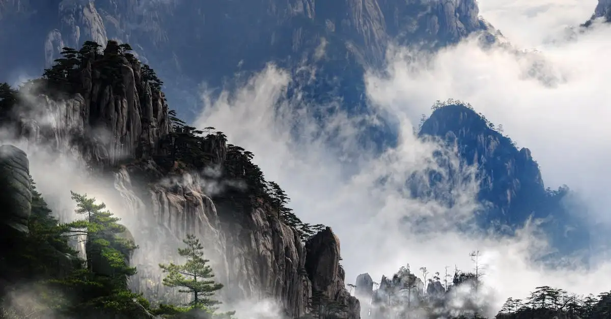 Quais trilhas explorar nas montanhas de Huangshan, China?