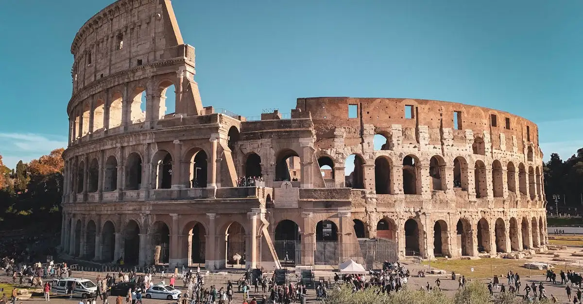 Qual é o nome do famoso anfiteatro de Roma?