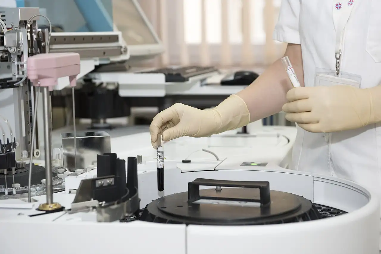 Como as descobertas médicas melhoraram nossa expectativa de vida?