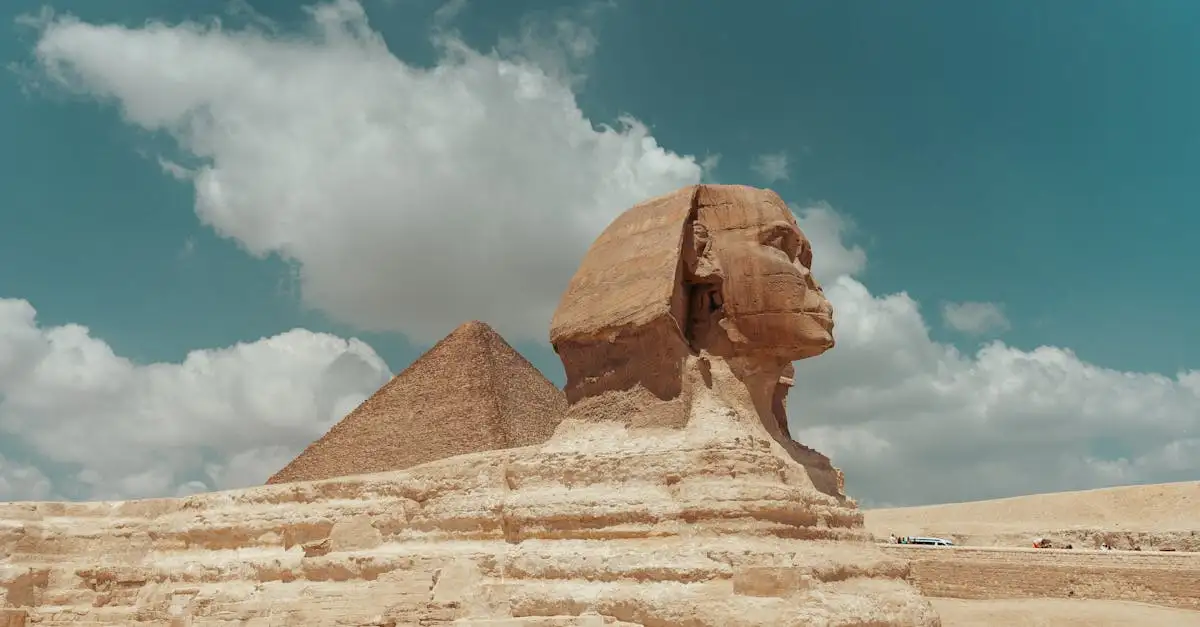 Como o Egito se unificou após a dominação dos hicsos?