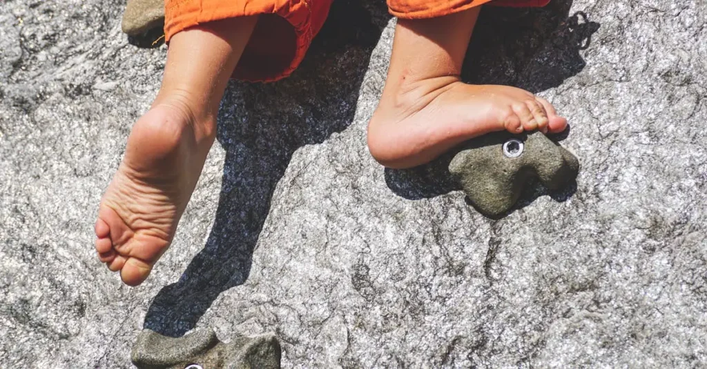 Como os esportes juvenis como escalada e surfe influenciam?