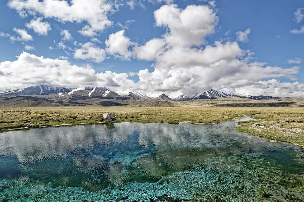 O que faz do Parque Nacional Sagarmatha um destino único?