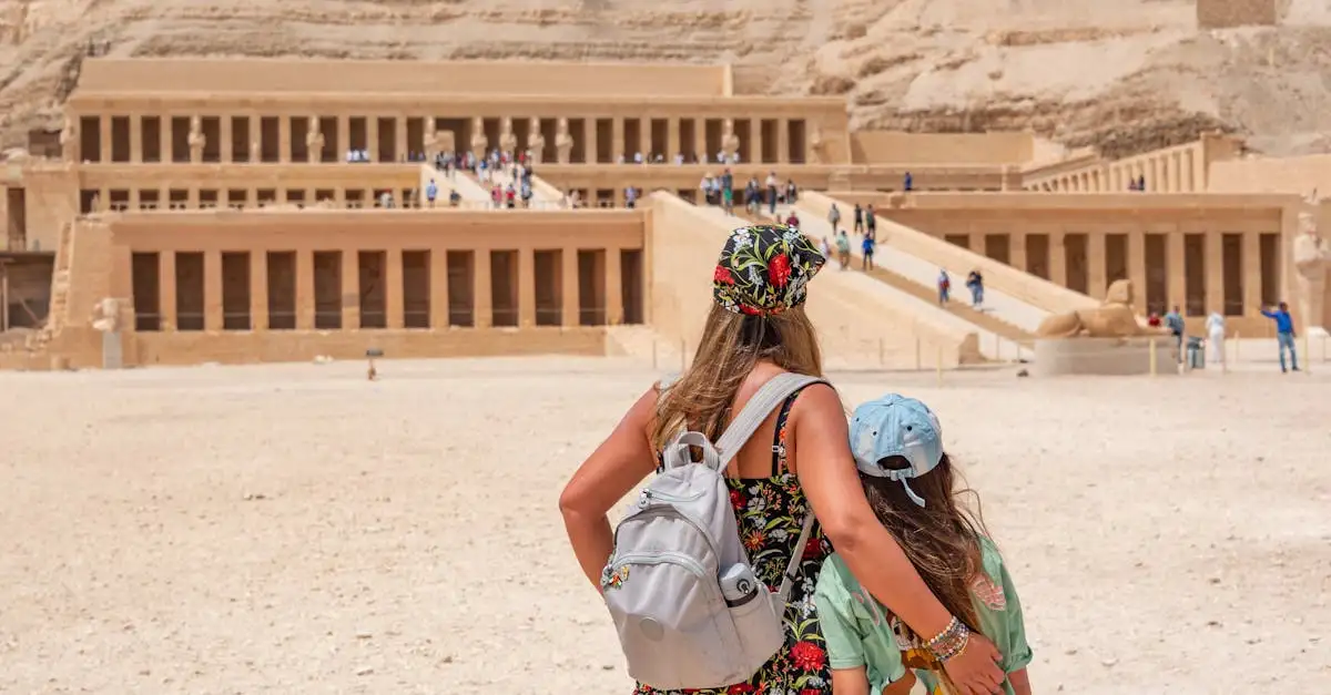 Por que Hatshepsut escolheu Deir el-Bahari para seu templo?
