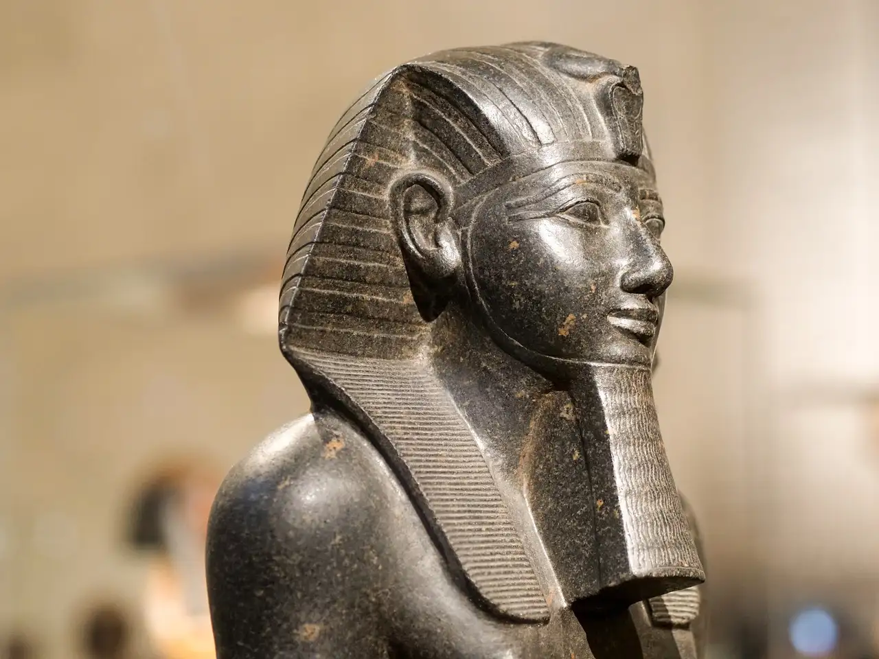 Quais as principais conquistas do faraó Amenhotep III?
