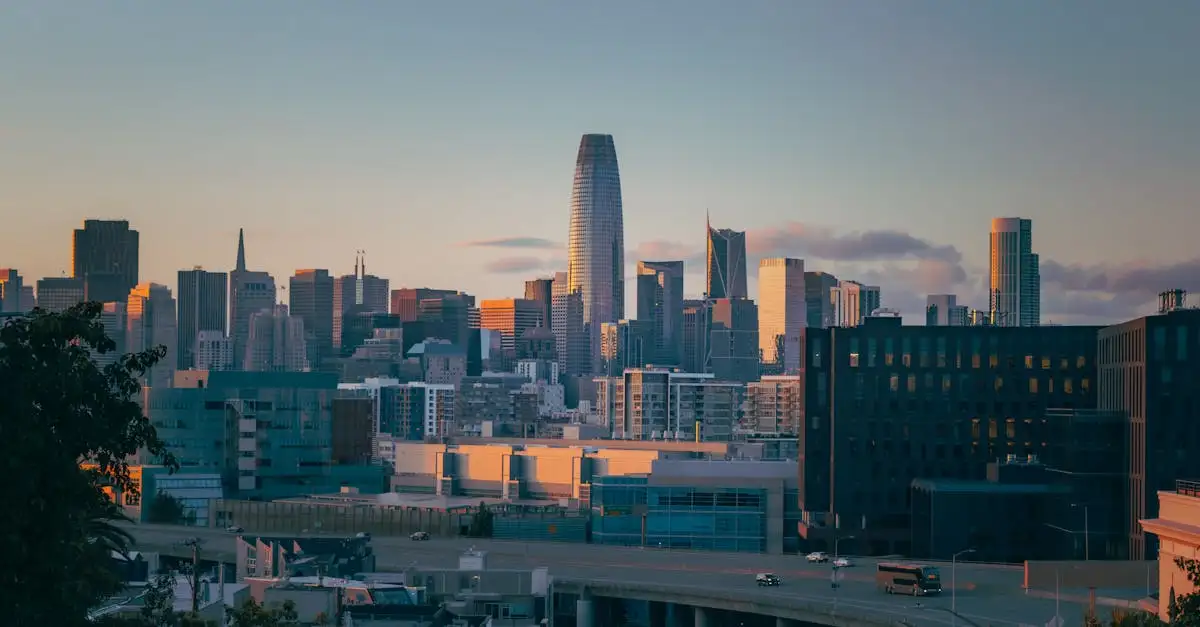 Qual cidade abriga a famosa Ponte Golden Gate?