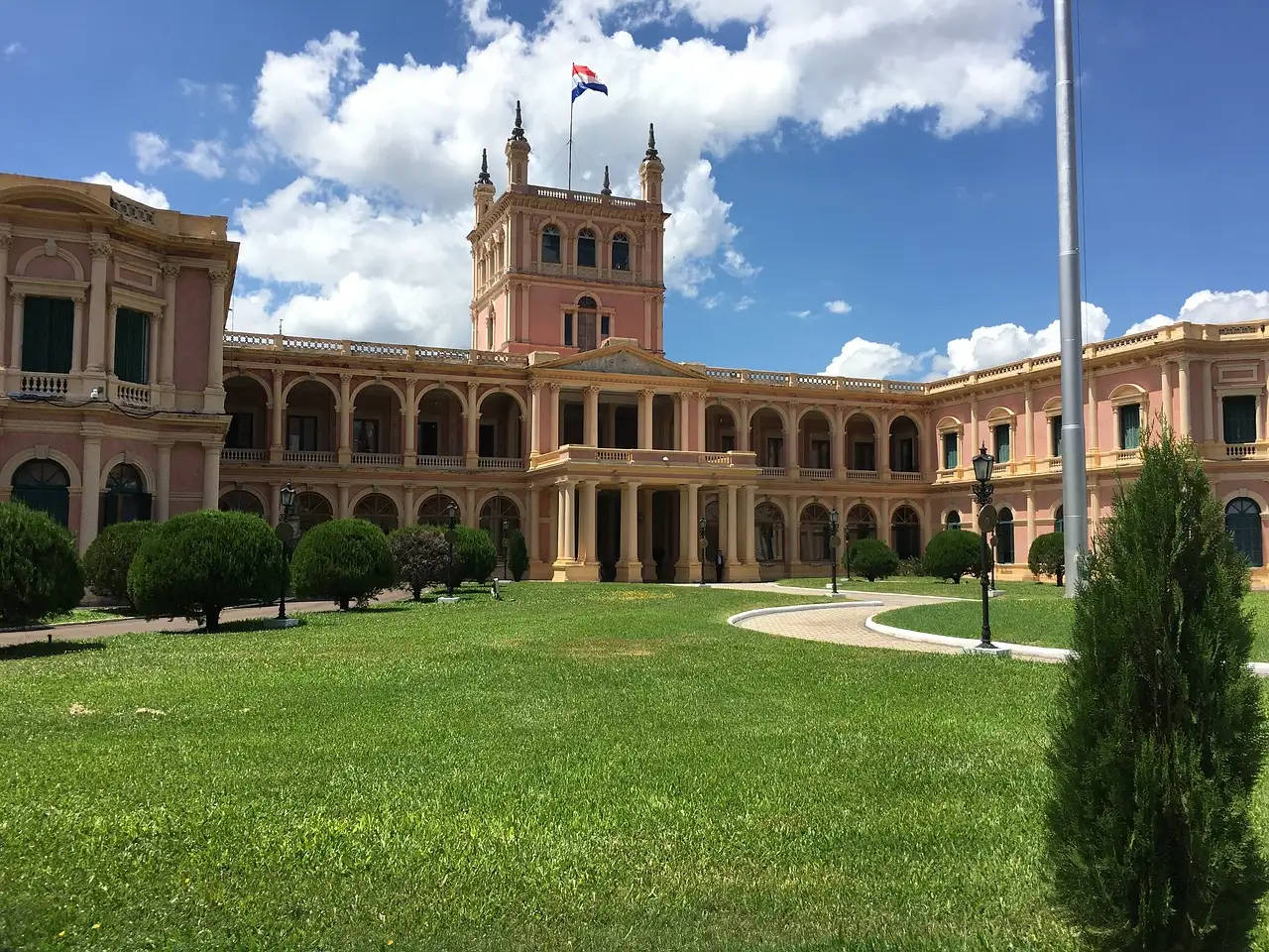 Qual é a capital do Paraguai e qual a sua importância?