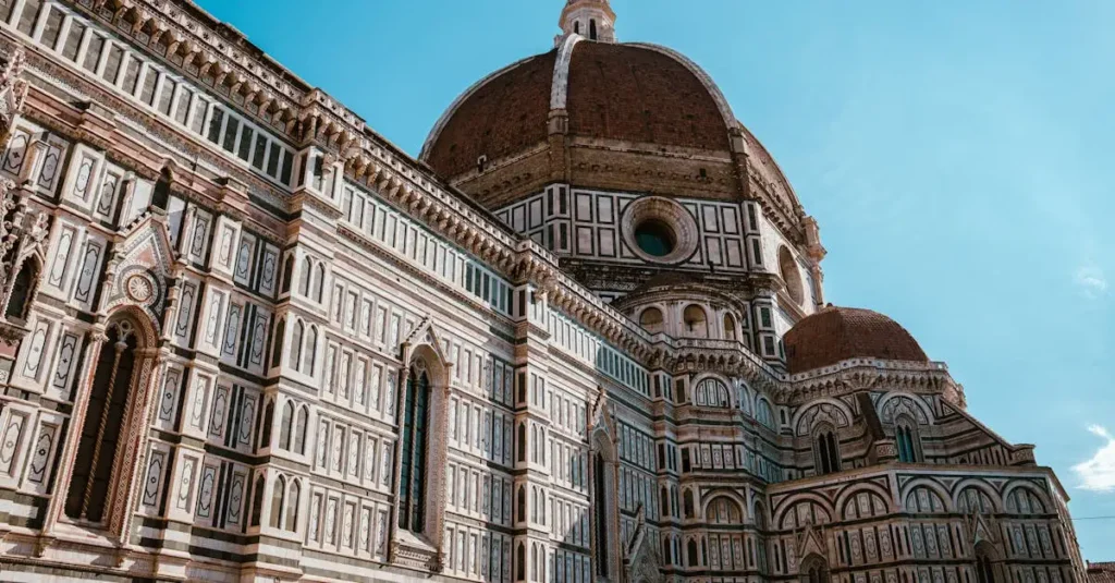 Qual é a famosa cúpula de Brunelleschi em Florença?