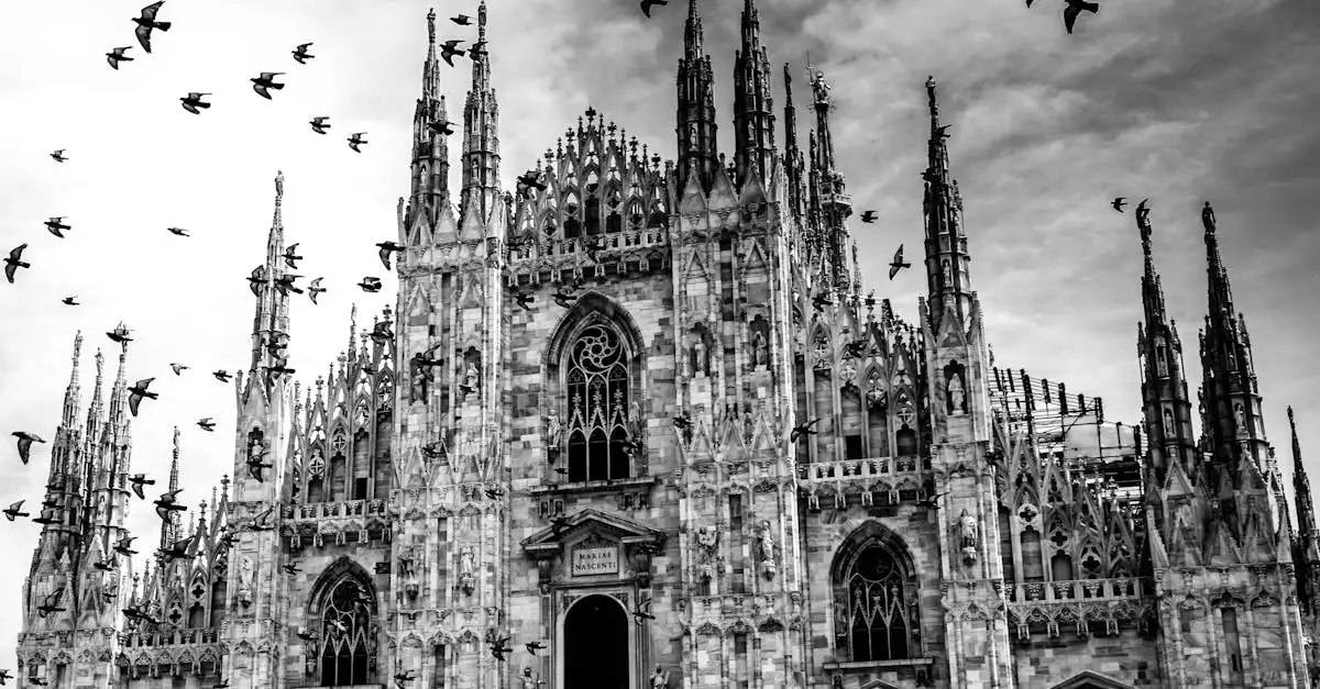 Qual é a maior catedral do mundo em Milão?