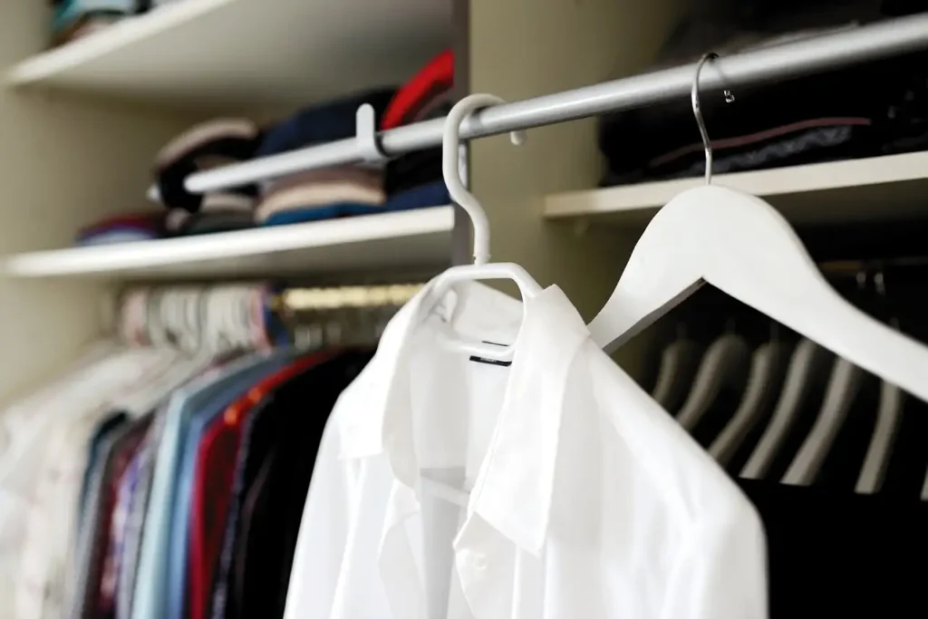 Fermento em pó pode remover manchas amarelas de roupas?
