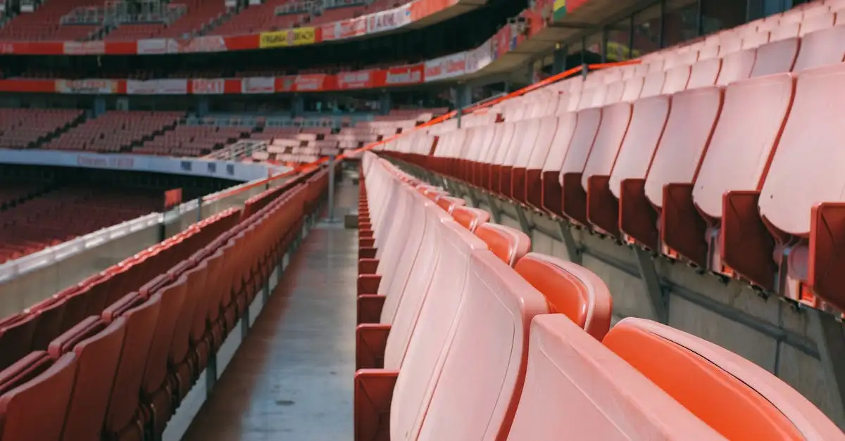 Qual cidade abriga o Arsenal FC no Reino Unido?