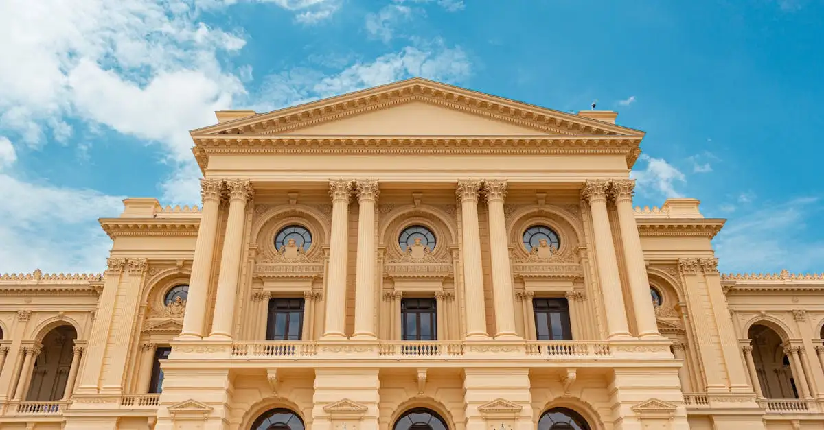 Qual é a capital do Senegal e por que é essa a escolha?