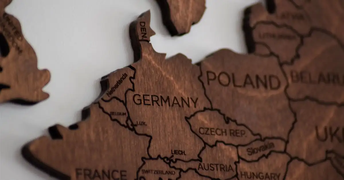 Qual é o rio que separa França e Alemanha?