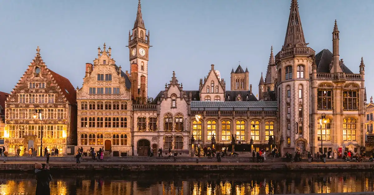 Qual cidade medieval é conhecida pela produção de vidro?