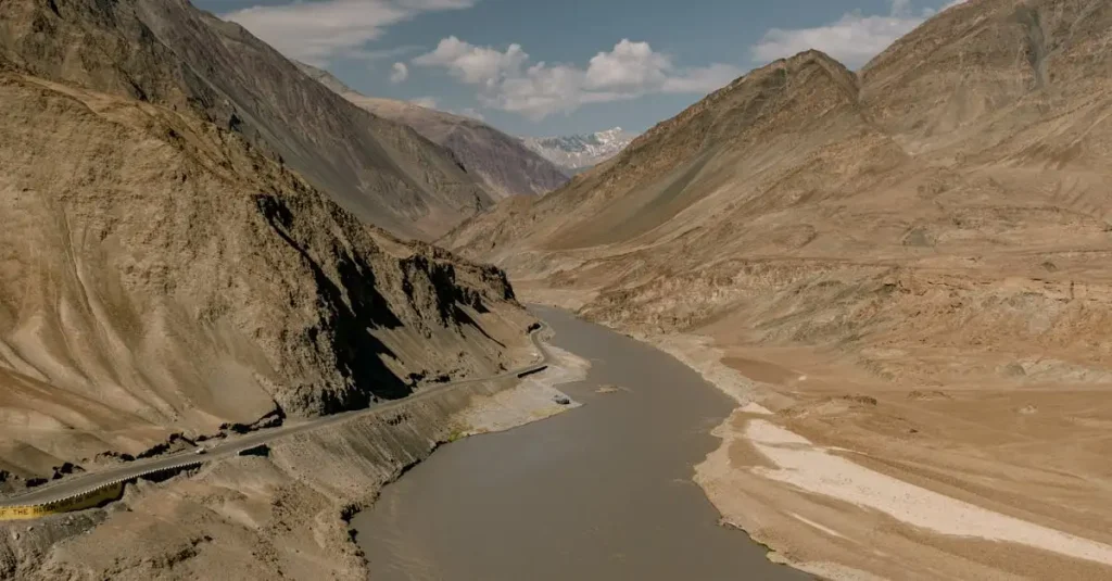 Qual é o rio que sustentou a civilização Harappa no Paquistão?