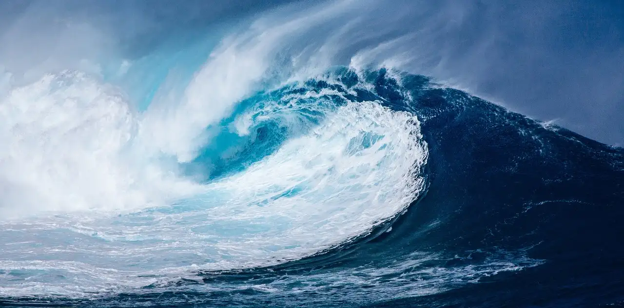 Como surgem os tsunamis e quais suas principais causas?