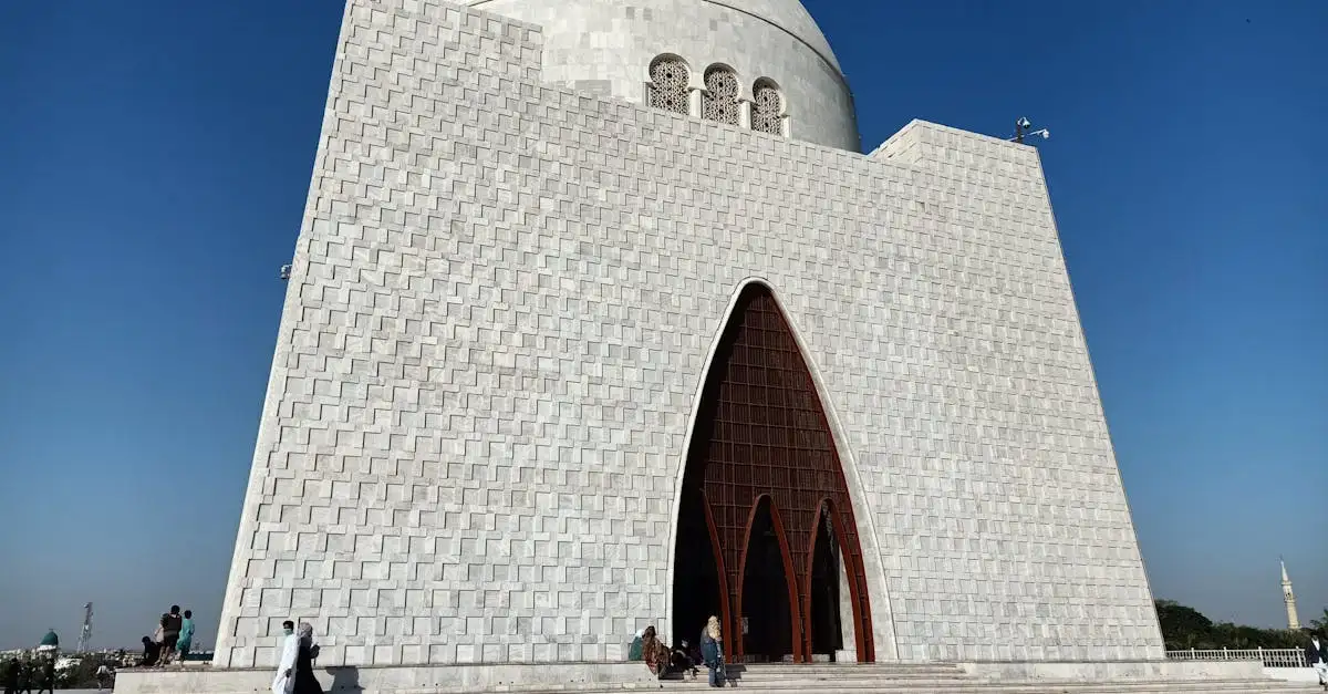 Qual é a capital do Paquistão e quais suas razões históricas?