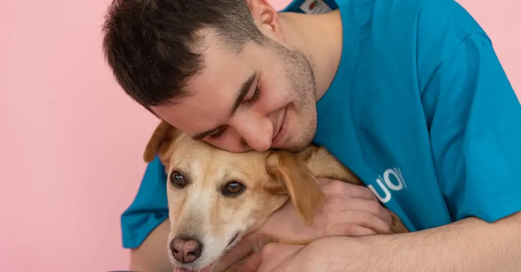 O que a conexão histórica entre humanos e cães revela?