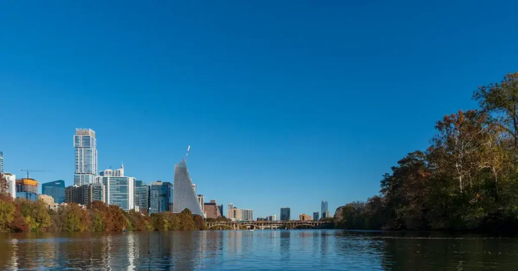 Qual é a capital do Texas e por que foi escolhida?