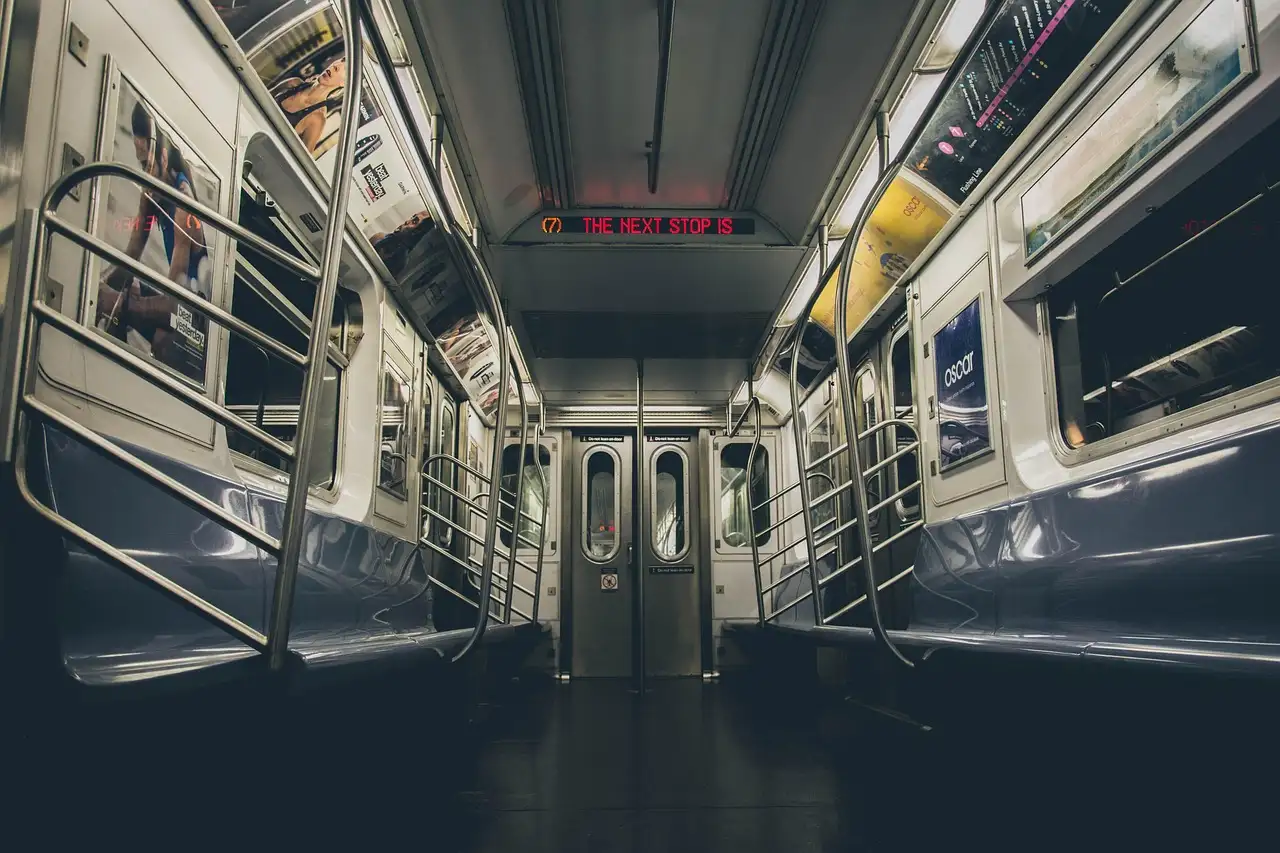 Qual é a história do primeiro metrô do mundo? Descubra!