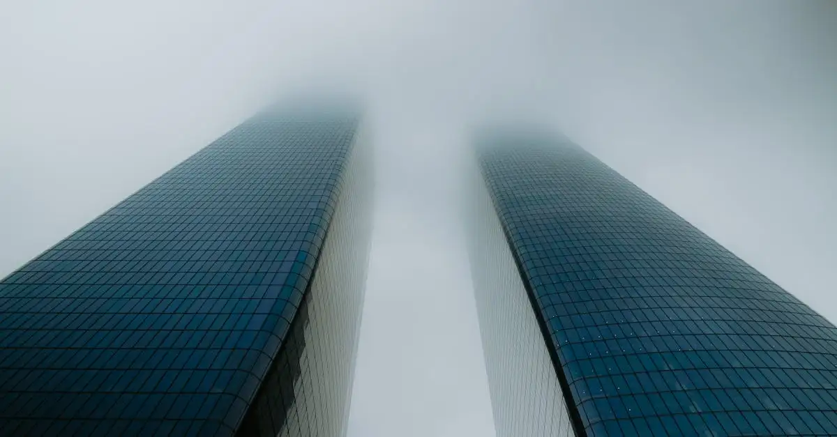 Qual era a altura das Torres Gêmeas em Nova York?