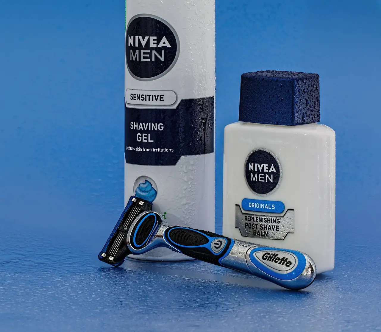 Como a espuma de barbear remove manchas de assentos de carro?