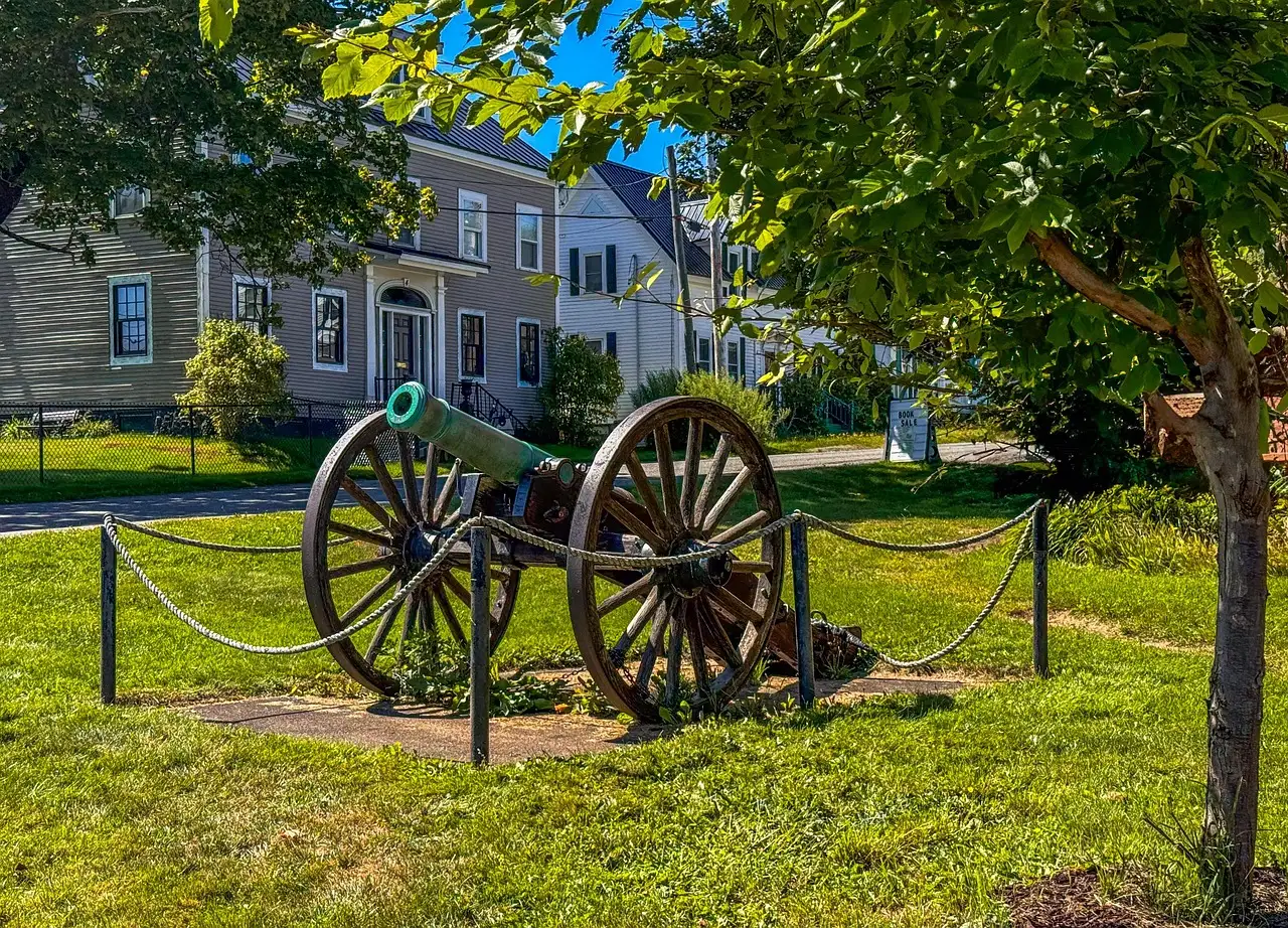 Como as cidades se protegeram após a invenção da pólvora?
