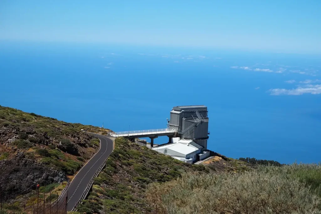 O que causou a destruição na erupção de La Palma?