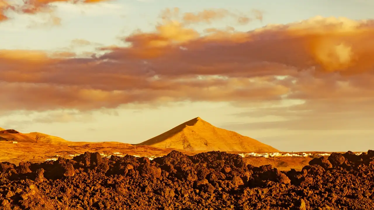 O que causou a destruição na erupção de La Palma?