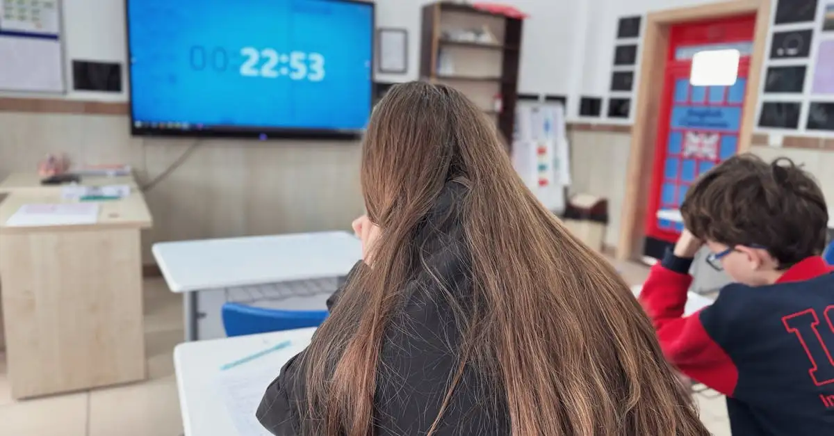 Quais são os melhores periódicos em políticas de educação?